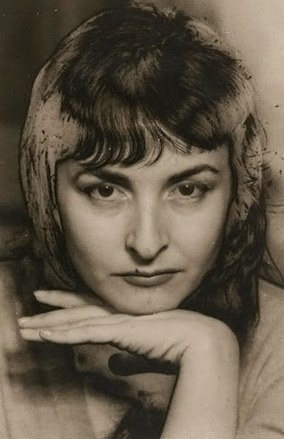 La poeta Joyce Mansour.